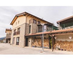 A solo 10 minutos de Pamplona, en la tranquila localidad de Urdaniz chalet seminuevo