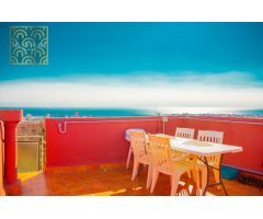 CASA A CUATRO VIENTOS CON VISTAS INCREÍBLES A MAR Y MONTAÑA!