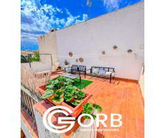 BONITA CASA CON TERRAZA A POCOS METROS DE PLAZA CATALUÑA!