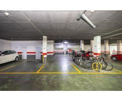 PLAZA AMPLIA DE GARAJE EN RESIDENCIAL PARQUE LAGOS