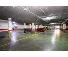 PLAZA AMPLIA DE GARAJE EN RESIDENCIAL PARQUE LAGOS