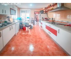 ESPECTACULAR CHALET CON FANTASTICO TERRENO EN LAS LOMAS DEL REY.- LA CARLOTA.- CÓRDOBA