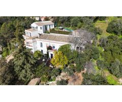 UN GRAN CHALET CON LAS MEJORES VISTAS Y  LA MEJOR UBICACIÓN