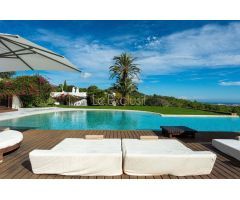 VILLA DE ESTILO MEDITERRÁNEO CON VISTAS AL MAR