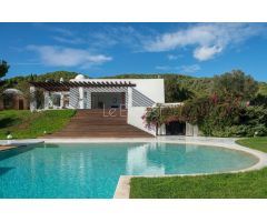 VILLA DE ESTILO MEDITERRÁNEO CON VISTAS AL MAR