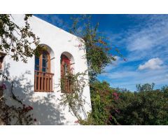 VILLA DE ESTILO MEDITERRÁNEO CON VISTAS AL MAR
