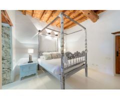 VILLA DE ESTILO MEDITERRÁNEO CON VISTAS AL MAR