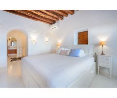 VILLA DE ESTILO MEDITERRÁNEO CON VISTAS AL MAR