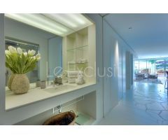 APARTAMENTO DE LUJO FRENTE AL MAR EN IBIZA
