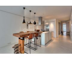 APARTAMENTO DE LUJO FRENTE AL MAR EN IBIZA