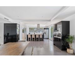 VILLA CON LICENCIA TURÍSTICA EN VENTA. CALA MOLÍ, IBIZA