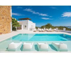 VILLA  DE ARQUITECTURA TRADICIONAL IBICENCA DISPONIBLE EN ALQUILER VACACIONAL