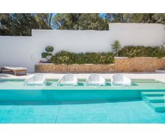 VILLA  DE ARQUITECTURA TRADICIONAL IBICENCA DISPONIBLE EN ALQUILER VACACIONAL