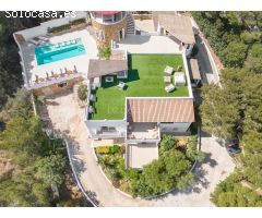 VILLA  DE ARQUITECTURA TRADICIONAL IBICENCA DISPONIBLE EN ALQUILER VACACIONAL