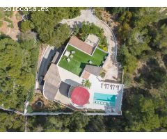VILLA  DE ARQUITECTURA TRADICIONAL IBICENCA DISPONIBLE EN ALQUILER VACACIONAL