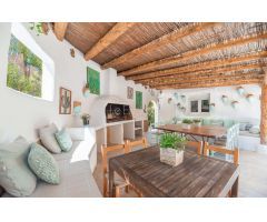 VILLA  DE ARQUITECTURA TRADICIONAL IBICENCA DISPONIBLE EN ALQUILER VACACIONAL