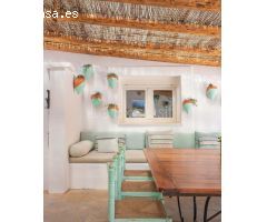 VILLA  DE ARQUITECTURA TRADICIONAL IBICENCA DISPONIBLE EN ALQUILER VACACIONAL
