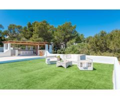VILLA  DE ARQUITECTURA TRADICIONAL IBICENCA DISPONIBLE EN ALQUILER VACACIONAL