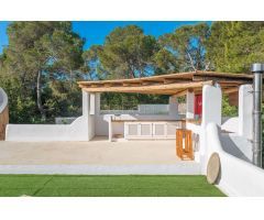 VILLA  DE ARQUITECTURA TRADICIONAL IBICENCA DISPONIBLE EN ALQUILER VACACIONAL