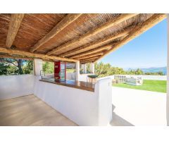 VILLA  DE ARQUITECTURA TRADICIONAL IBICENCA DISPONIBLE EN ALQUILER VACACIONAL