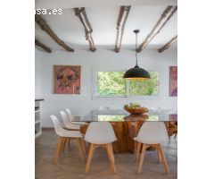 VILLA  DE ARQUITECTURA TRADICIONAL IBICENCA DISPONIBLE EN ALQUILER VACACIONAL