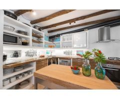 VILLA  DE ARQUITECTURA TRADICIONAL IBICENCA DISPONIBLE EN ALQUILER VACACIONAL