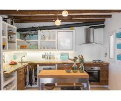 VILLA  DE ARQUITECTURA TRADICIONAL IBICENCA DISPONIBLE EN ALQUILER VACACIONAL