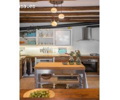 VILLA  DE ARQUITECTURA TRADICIONAL IBICENCA DISPONIBLE EN ALQUILER VACACIONAL