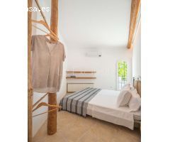 VILLA  DE ARQUITECTURA TRADICIONAL IBICENCA DISPONIBLE EN ALQUILER VACACIONAL
