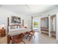 VILLA  DE ARQUITECTURA TRADICIONAL IBICENCA DISPONIBLE EN ALQUILER VACACIONAL