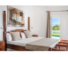 VILLA  DE ARQUITECTURA TRADICIONAL IBICENCA DISPONIBLE EN ALQUILER VACACIONAL
