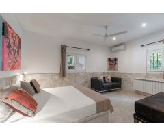 VILLA  DE ARQUITECTURA TRADICIONAL IBICENCA DISPONIBLE EN ALQUILER VACACIONAL