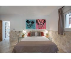 VILLA  DE ARQUITECTURA TRADICIONAL IBICENCA DISPONIBLE EN ALQUILER VACACIONAL