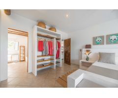 VILLA  DE ARQUITECTURA TRADICIONAL IBICENCA DISPONIBLE EN ALQUILER VACACIONAL