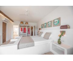 VILLA  DE ARQUITECTURA TRADICIONAL IBICENCA DISPONIBLE EN ALQUILER VACACIONAL