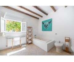VILLA  DE ARQUITECTURA TRADICIONAL IBICENCA DISPONIBLE EN ALQUILER VACACIONAL