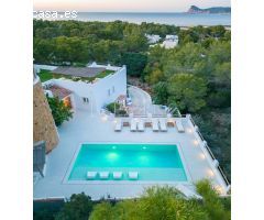 VILLA  DE ARQUITECTURA TRADICIONAL IBICENCA DISPONIBLE EN ALQUILER VACACIONAL