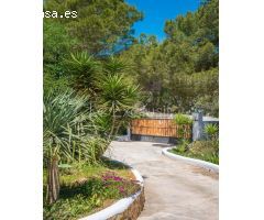 VILLA  DE ARQUITECTURA TRADICIONAL IBICENCA DISPONIBLE EN ALQUILER VACACIONAL