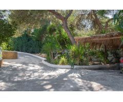 VILLA  DE ARQUITECTURA TRADICIONAL IBICENCA DISPONIBLE EN ALQUILER VACACIONAL