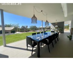 MAGNÍFICA VILLA EN LA EXCLUSIVA ZONA DE BENIMUSA