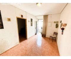 Casa de pueblo esquinera a la venta