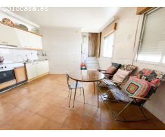 Casa de pueblo esquinera a la venta