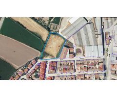 ¡Oportunidad de inversión en Mallen! Amplia finca de 4.743 m².