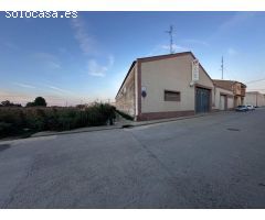 ¡Oportunidad de inversión en Mallen! Amplia finca de 4.743 m².