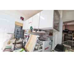 Se vende casa de 2 plantas, con panaderia y maquinaria, en Elda. OPORTUNIDAD DE NEGOCIO