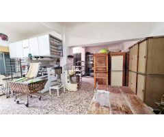 Se vende casa de 2 plantas, con panaderia y maquinaria, en Elda. OPORTUNIDAD DE NEGOCIO