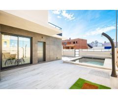 SE VENDE CHALET DE OBRA NUEVA CON PISCINA EN BENIJOFAR