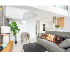 EN VENTA CHALET A ESTRENAR EN ROJALES/TORREVIEJA, EN LA ZONA DE LA LAGUNA DE LA MATA