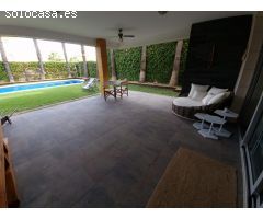 UN LUJO DE VILLA  FRENTE AL MAR !