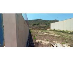 SOLAR INDUSTRIAL DE 622m2 POLÍGONO TRES HERMANAS